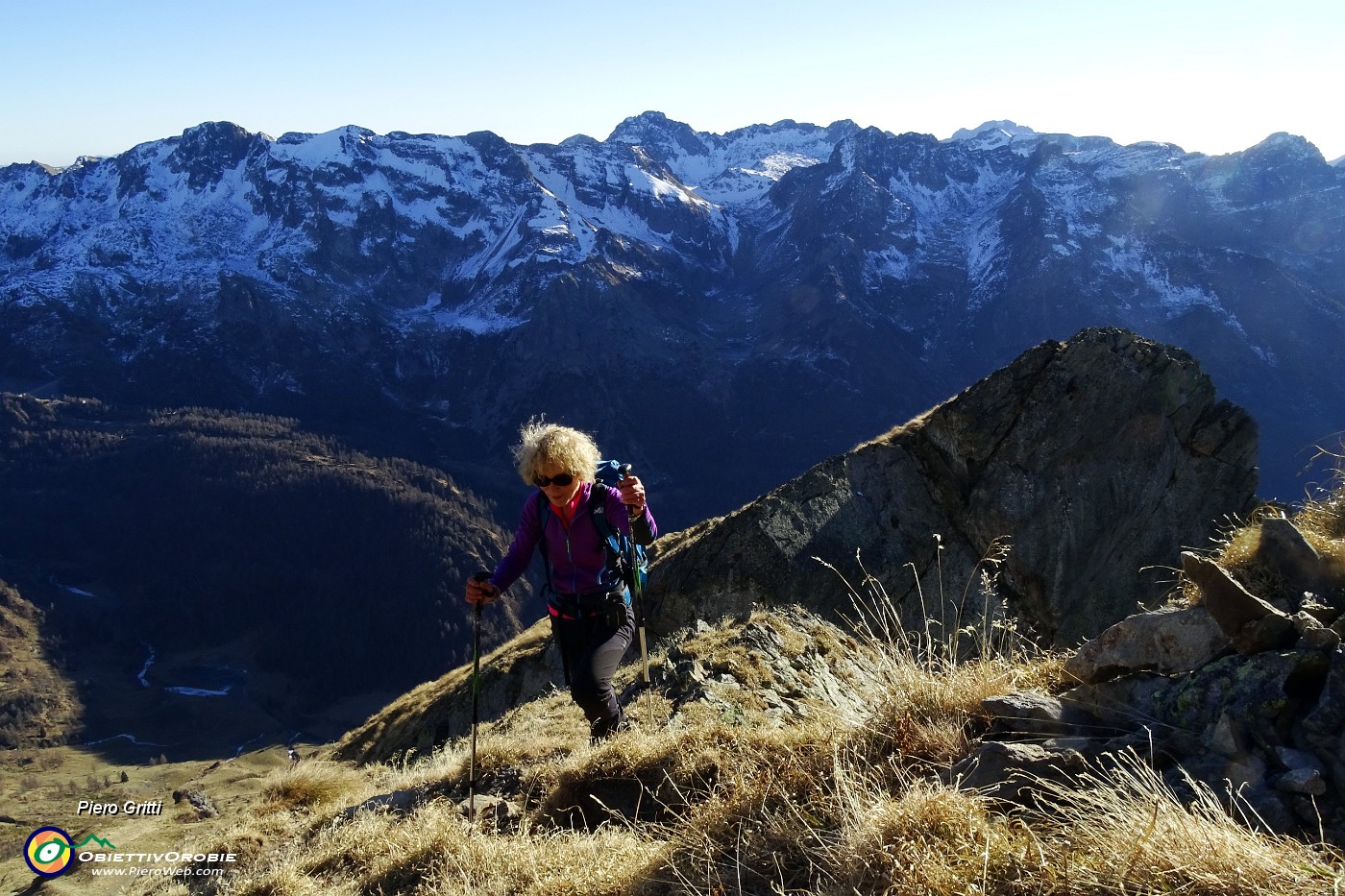 03 Salendo l'accidentata ripida cresta dal Pes Gerna a Cima Masoni.JPG -                                